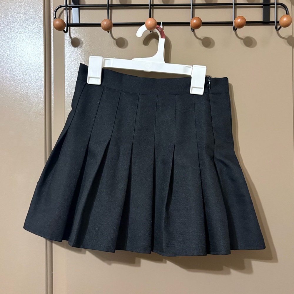 black pleated tennis skirt